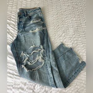 American Eagle Outfitters mom jeans